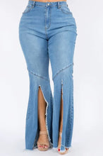 Load image into Gallery viewer, Wait Jeans
