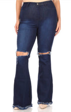 Load image into Gallery viewer, Fray Jeans
